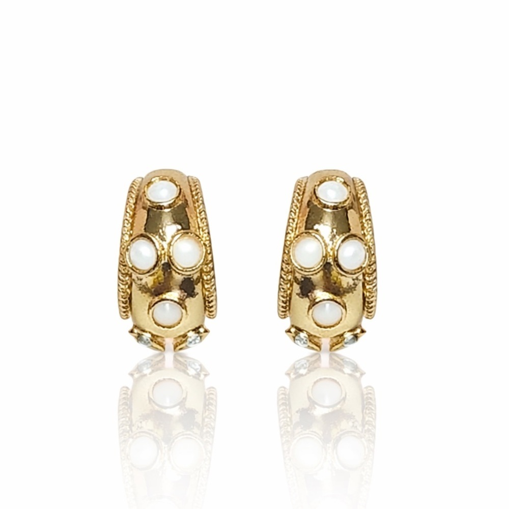 ⚜️ Elegant Gold and White Hoop Earrings